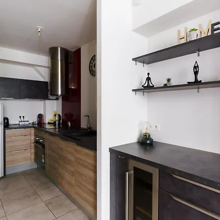 Bright And Airy 1bd Quartier De La Gare Appartamento *