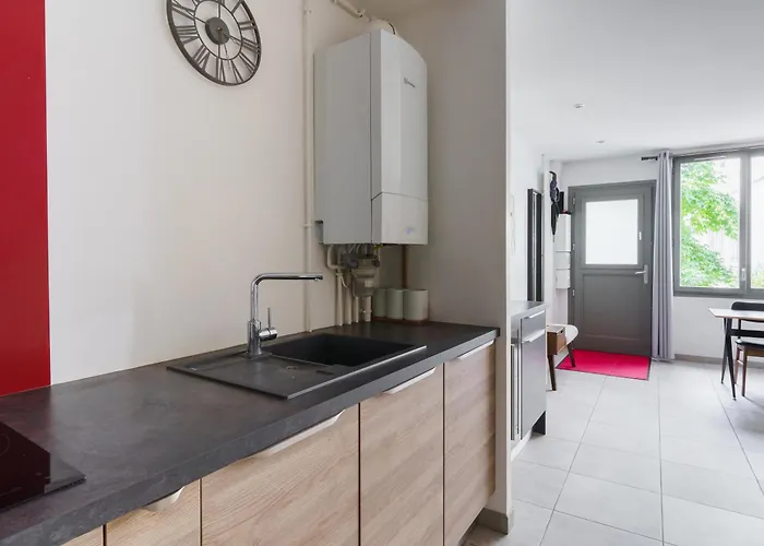 Bright And Airy 1bd Quartier De La Gare Lägenhet *