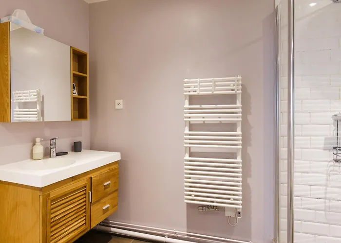 Lägenhet Bright And Airy 1bd Quartier De La Gare Paris